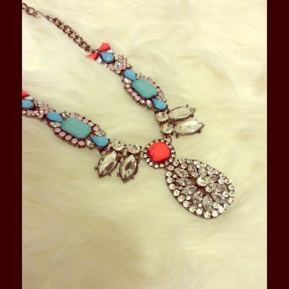 Statement necklace