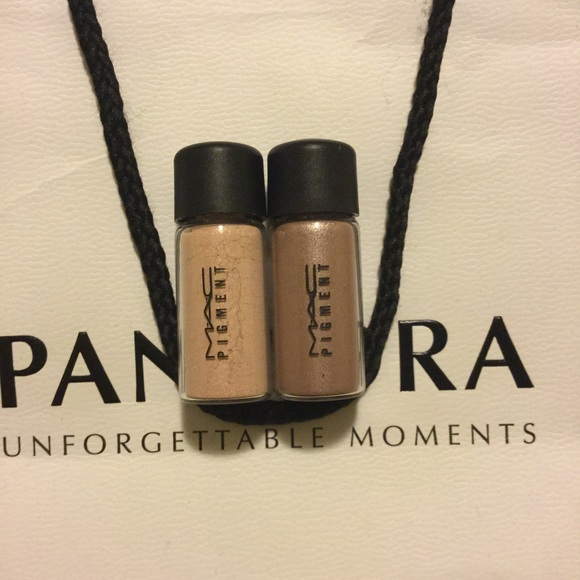 2 Jars of M•A•C's Pigment