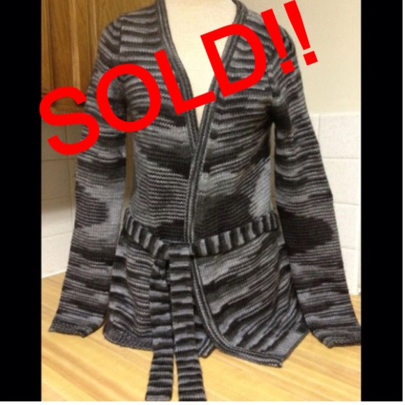 🔴Sold In Bundle🔴Theory 100% Alpaca Sweater