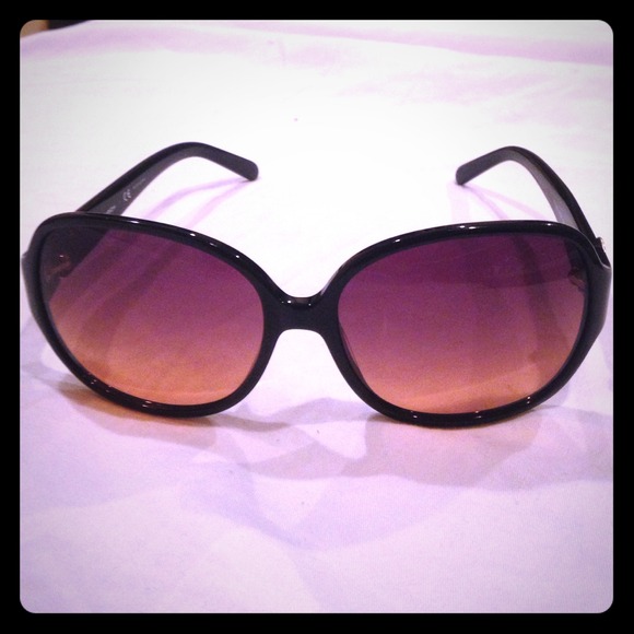 Authentic Tory burch sunglasses JUST REDUCED!!!!!