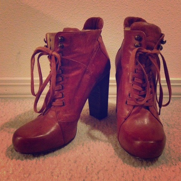 REDUCED: NINE WEST Cognac Leather Ankle Boots