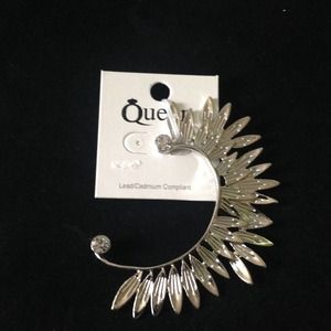 Super cute ear cuff