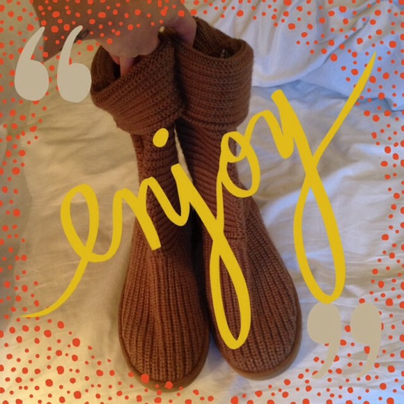 {almost new} Knit Ugg Boots