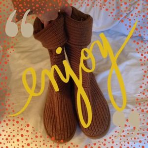 {almost new} Knit Ugg Boots