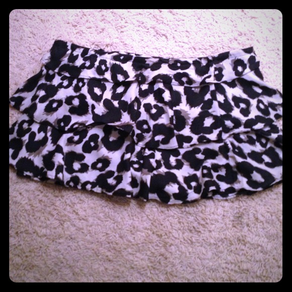 Leopard print ruffle skirt