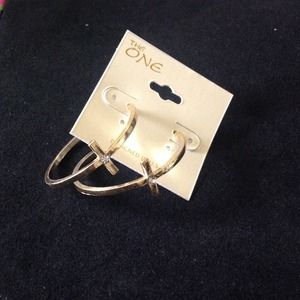 Continuous gold cross hoops