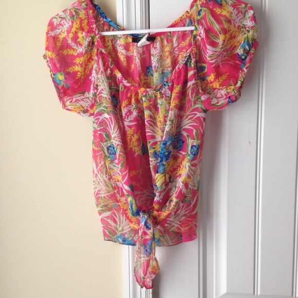 Aloha! Tie-up Crop Top - Picture 2 of 3