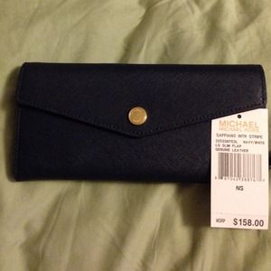 Authentic Michael Kors wallet. REDUCED!!