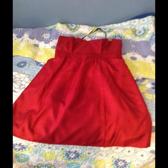 ❤️❤️Strapless Red Dress❤️❤️ - Picture 2 of 3