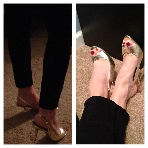 ✨NEW✨Aldo Gold Stilettos Sz 7