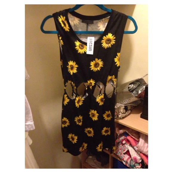 Kendall & Kylie Sunflower Cut Out Dress - Picture 2 of 3