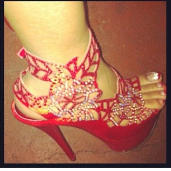 Shi shoes brand new, never worn sz 7 1/2