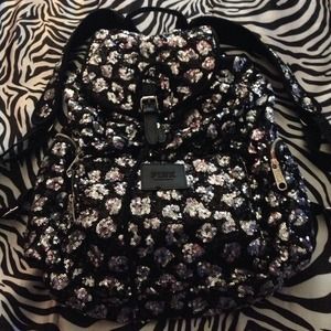 VS PINK LEOPARD SEQUIN BLACK AND SILVER BACKPACK😸