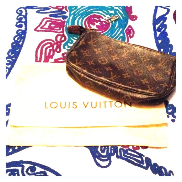 Small Authentic LV Pouchette