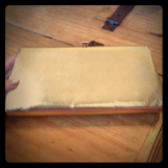 Gold clutch