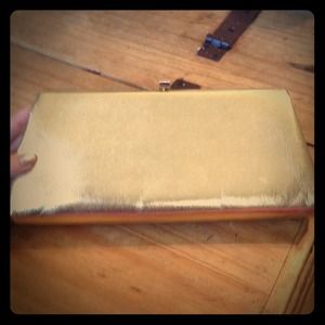 Gold clutch