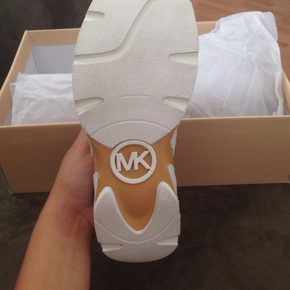 Michale Kors shoes - Picture 2 of 4