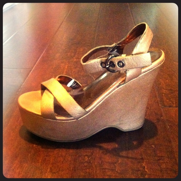 keep my secret platform sandals