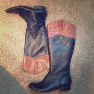 HOLD Two toned leather boots