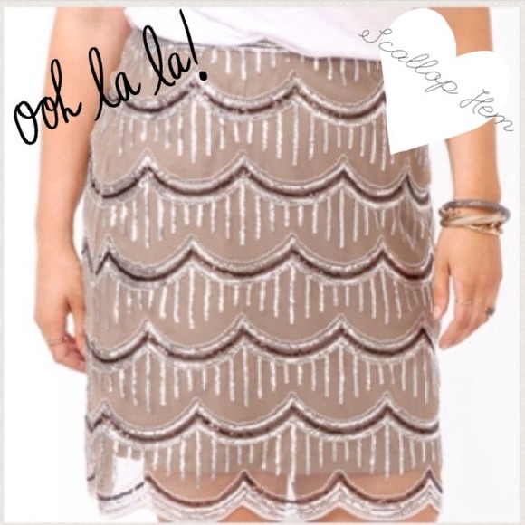 scallop hem pencil skirt