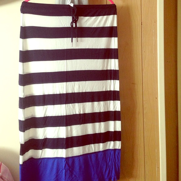 Aeropostale Dresses & Skirts - Striped maxi dress