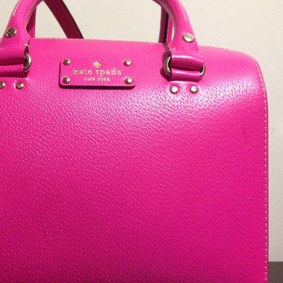 🎄🎉 KATE SPADE genuine leather cross body bag 🎉 - Picture 3 of 3