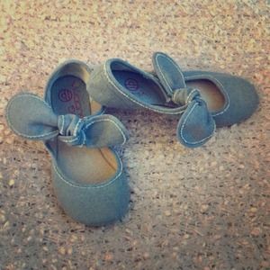 Adorable & stylish slip-on flats