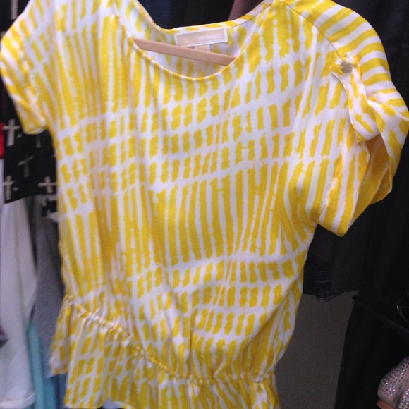 Michael Khors yellow and white shirt