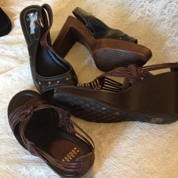 2  pairs of Sandals..