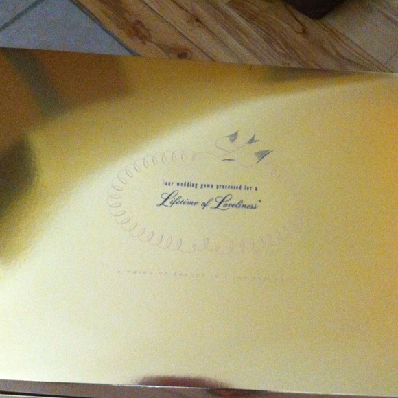 Wedding dress - Picture 3 of 4