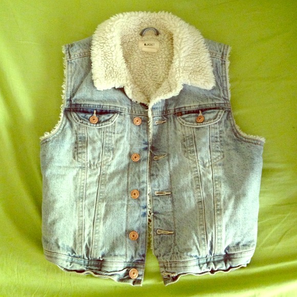 ✨Host Pick✨H&M Denim Shearling Vest