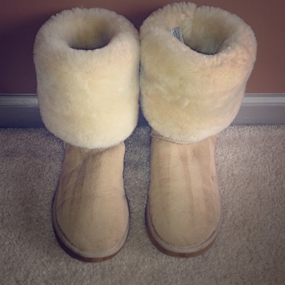 SOLDUgg boots authentic W9 cream classic tall boot