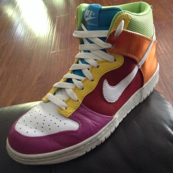 Nike Women's Zoom Dunks Hi-tops