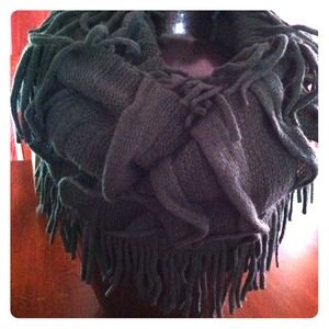 Green infinity scarf