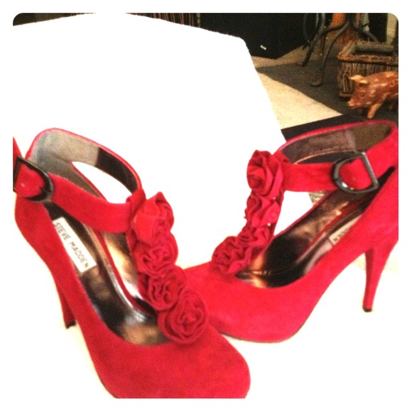 Suede Steve Madden pumps.