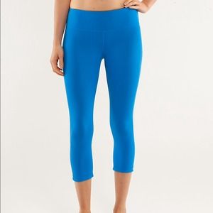 Lululemon Wunder Unders in Bright blue