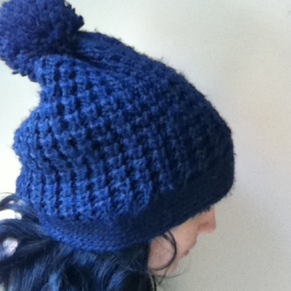 ?SOLD.navy knit beanie.
