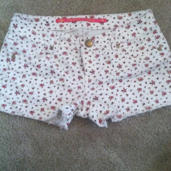 Floral Printed Shorts - Picture 1 of 3