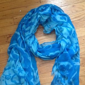 Blue scarf
