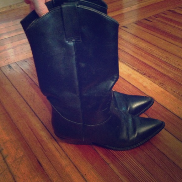 Black leather cowboy boots