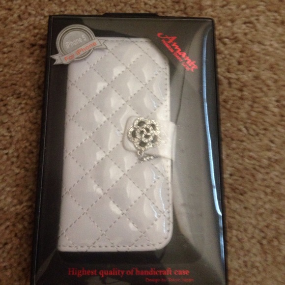 Bundle black and white cases