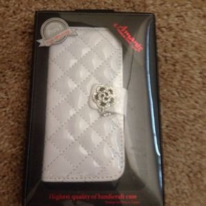 Bundle black and white cases