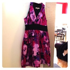 Fit and flare floral dress with pockets!!!