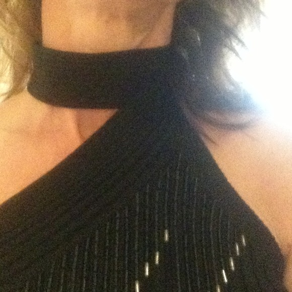 Cache Choker Style Sleeveless Sweater