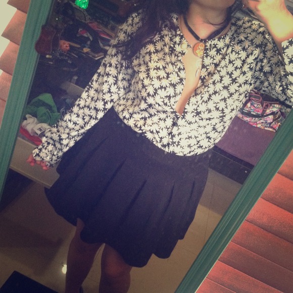 🌸Daisy print silk long sleeve🌸