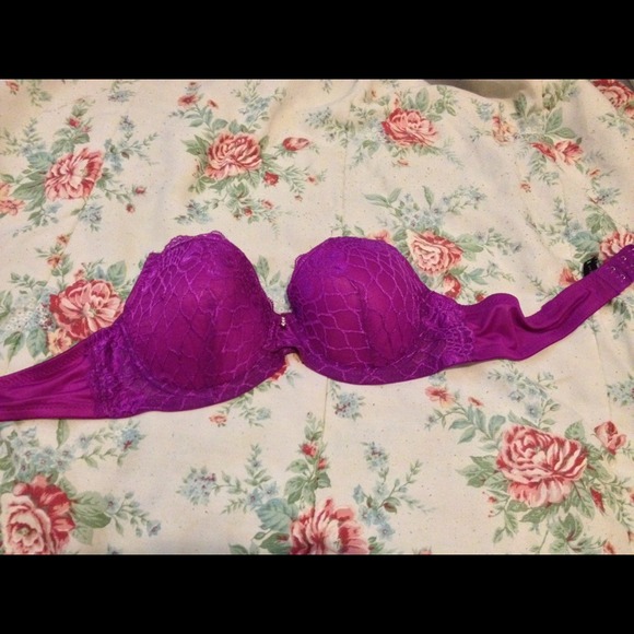 Purple strapless lace bra - Picture 2 of 3