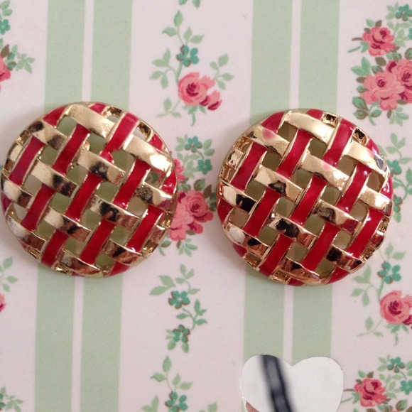 Vintage woven earrings!