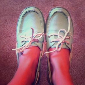 Mint boat shoes