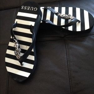 GUESS flip flops