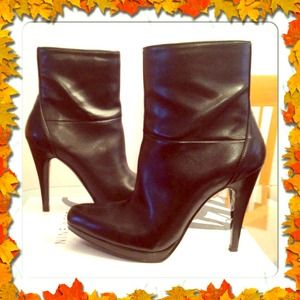 Almost New Nine West Black Boots
